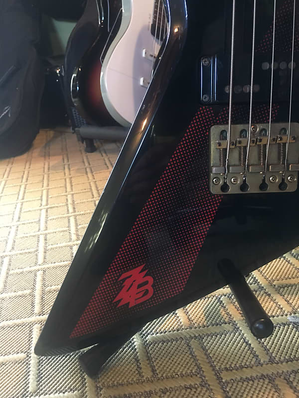 1981 Aria Pro II ZZB Deluxe Explorer-style Bass with