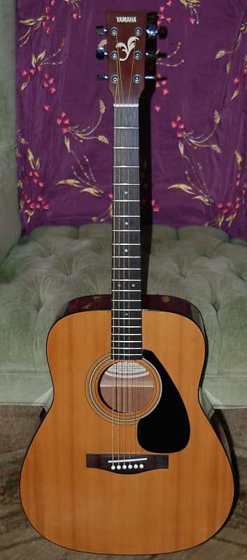 Yamaha FG-402 Acoustic Guitar