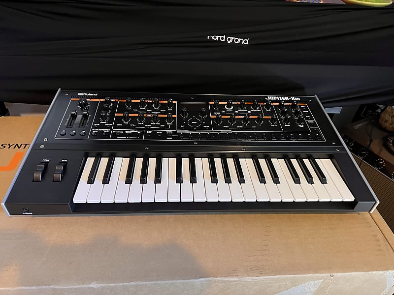 Roland Jupiter-Xm 37 Key Synthesizer with Vocal Designer Expansion