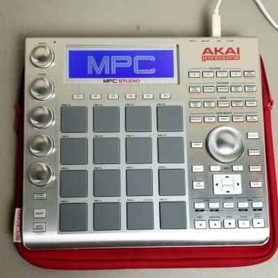 Akai MPC Studio USB Pad Controller (silver) w/Case - Open to OFFERS! image 3