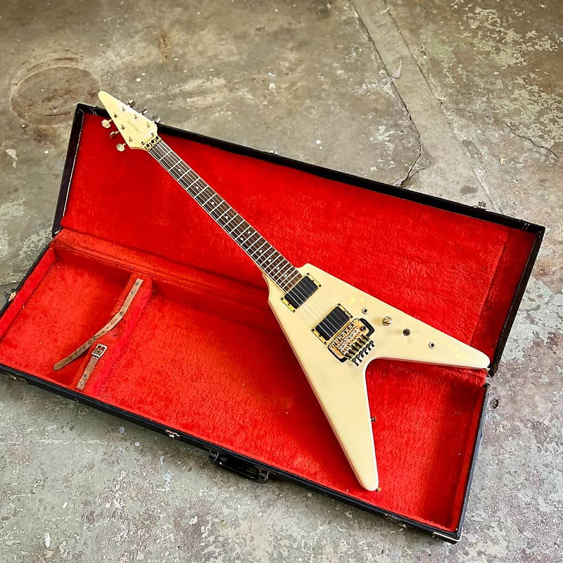 Fernandez The Function Flying V 1984 - Cocaine white original vintage MIJ  iapan