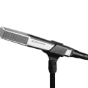 Sennheiser MD441-U versatile dynamic Studio super-cardioid pattern microphone a five-position