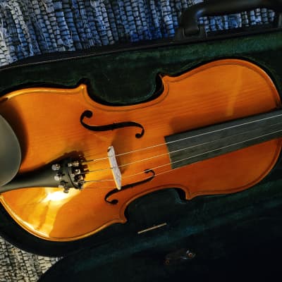 Skylark MV 005 4/4 Violin w/case- Natural Finish w/ extras for sale