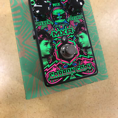 MXR® ILOVEDUST CARBON COPY® ANALOG DELAY - Dunlop
