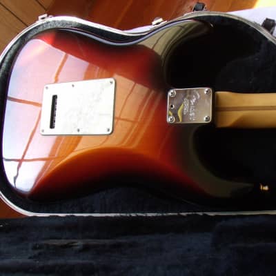 Fender US Lone Star Stratocaster with Maple Fretboard - 2000 - 3-Color Sunburst image 2