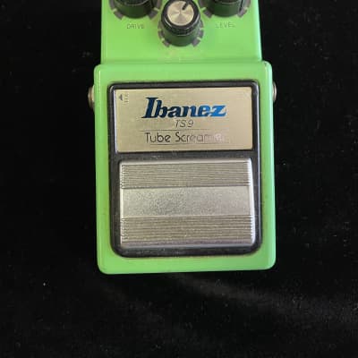 1982年製最初期オリジナル Ibanez TS-9 Tube Screamer Ibanez TS9 '82〜'84 Vintage Tube Screamer - YouTube