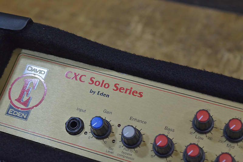 Eden CXC-400 CXC Solo Series 400-Watt 4x10