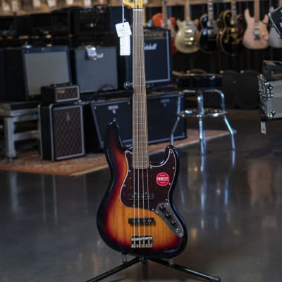 SQUIER STANDARD JAZZ BASS (NO. 033-1500) Bass Guitars for sale in