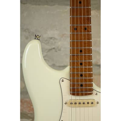 JET GUITARS JS400 OW - Stratocaster HSS Roasted Maple Neck - Olympic White image 8