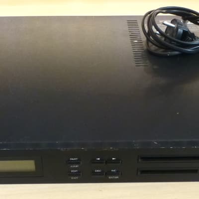 ROLAND U110 Midi Expander Module.