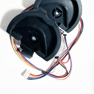 YAMAHA Motif ES6 Synthesizer Pitch Bend/Modulation Wheel Assembly. Works Great !...