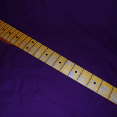 21 Jumbo Fret Relic 9.5 C Stratocaster Vintage Allparts Fender Licensed Maple Neck image 3