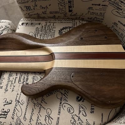 Muckelroy HMC Fretless 6 String 2014 - Buckeye Burl image 5