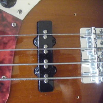 Blade Tetra B-1 Bass 2006 3 Tone Sunburst -Foam Case-Post possible-Offers considered image 7