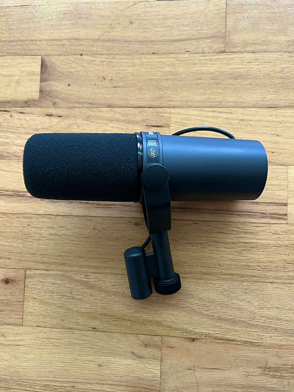 Shure SM7B Cardioid Dynamic Microphone - Black | Reverb UK