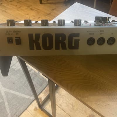 Korg MicroKORG 37-Key Synthesizer/Vocoder 2002 - 2019 - Silver