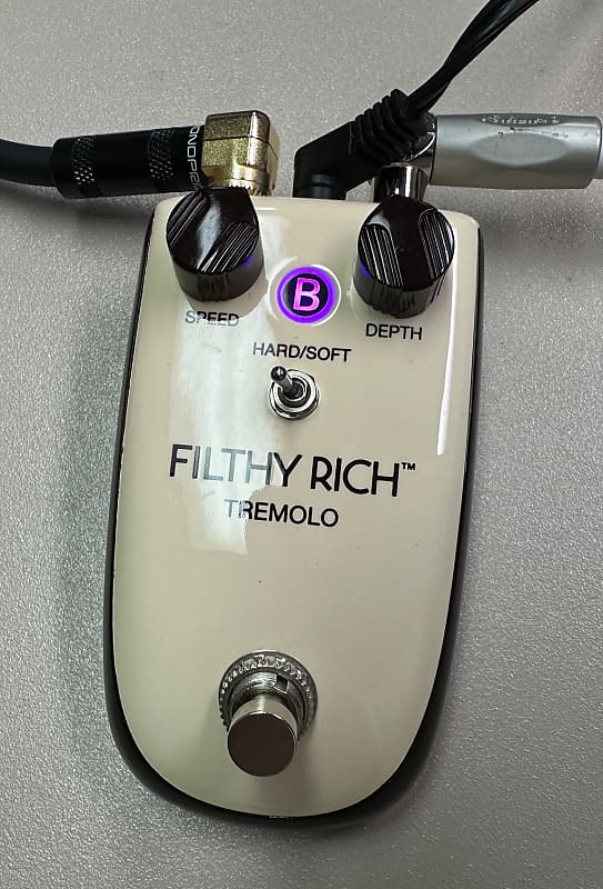 Danelectro filthy deals rich tremolo