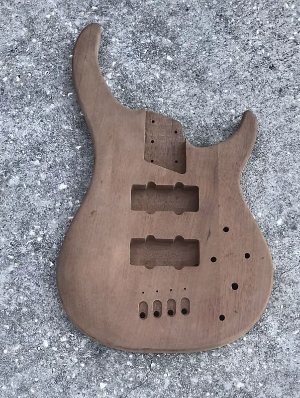 Peavey 4 string Cirrus guitar body image 1
