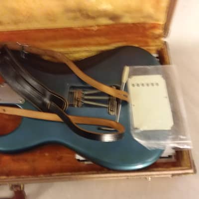 1960 Fender Lake Placid Blue Stratocaster - ALL ORIGINAL - OHSC image 9