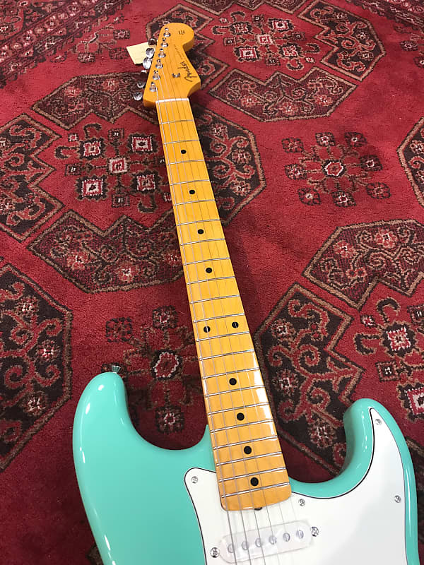 パリコレクション LTD Strat 50's Fender 2018 Racing Pink with Green Seafoam ギター