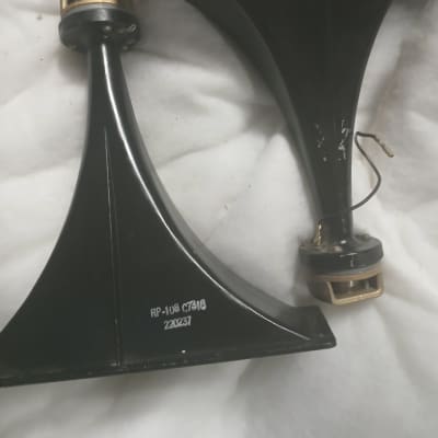 EV Electro Voice 8HD Horn Pair With Atlas Sound Pd-20 EV Electro Voice 8HD Horn Pair With Atlas Sound Pd-20