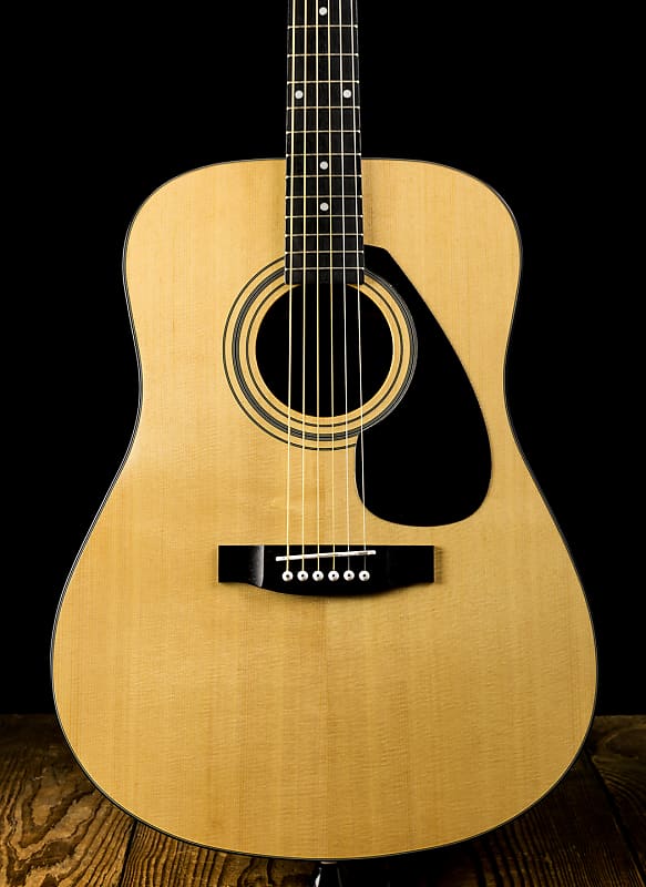 Yamaha Gigmaker Deluxe Acoustic Guitar Package image 1
