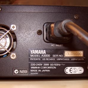 Yamaha  A3000 v2 sampler 1997 w/ separate outputs, optical and cinch SPDIF in an out image 7