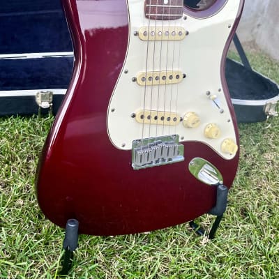 Fender 40th Anniversary American Standard Stratocaster with Rosewood Fretboard 1994 Limited Edition - Midnight Wine image 5