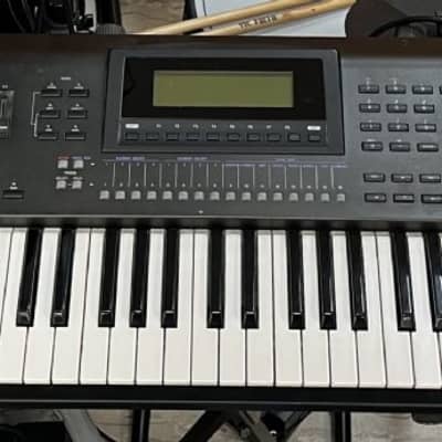 Yamaha W7  61 keys workstation