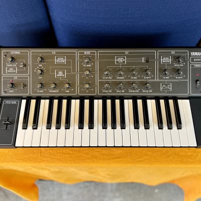Yamaha  CS-5 analog synthesizer 1970’s - Noir original vintage MIJ Japan mono synth image 1