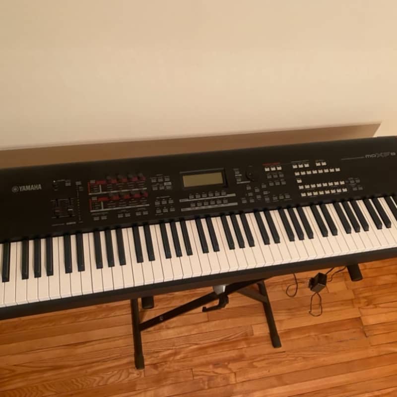 Yamaha MOXF8 Synthesizer 88-Key Hammer + Top Zustand + OVP 