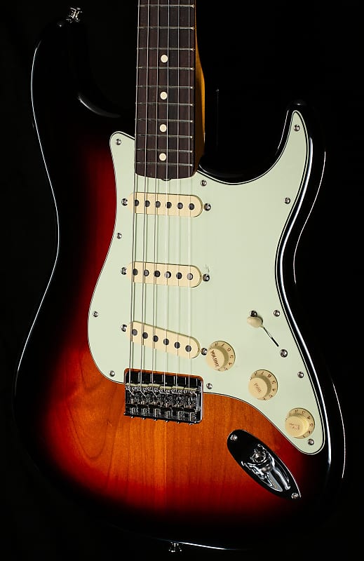Hide　Fender robert cray strat ハードテイル Fender フェンダー Robert Cray Stratocaster 3-Color Sunburst