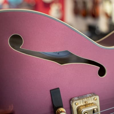 D'Angelico Deluxe 175 Limited Edition matte wine image 6