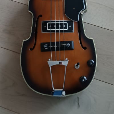 Conrad Violin Bass 1960s - Sunburst image 14