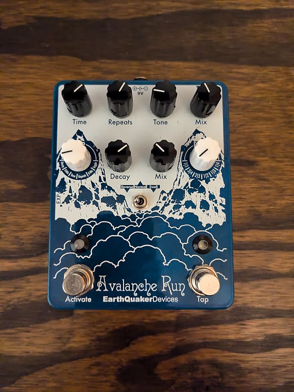 EarthQuaker Devices Avalanche Run Stereo Reverb & Delay with Tap Tempo