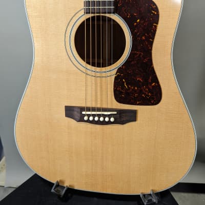 Guild USA D-40 Traditional Natural Dreadnought Acoustic Guitar w/ Humidified Hardshell Case image 2