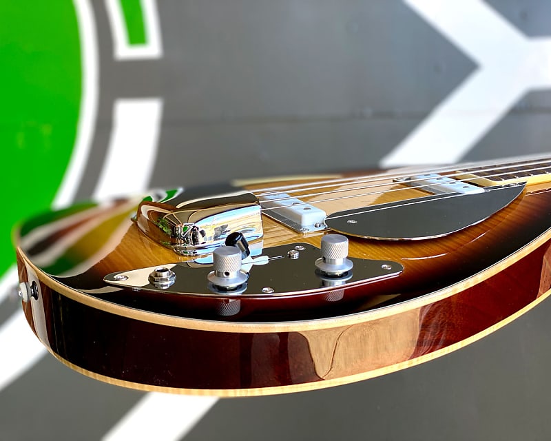 Vox Wyman Bass （Teardrop型・イタリア製）ビンテージ　中古 Rare Vintage Vox Bill Wyman Bass Cherry 1960's | Cream City