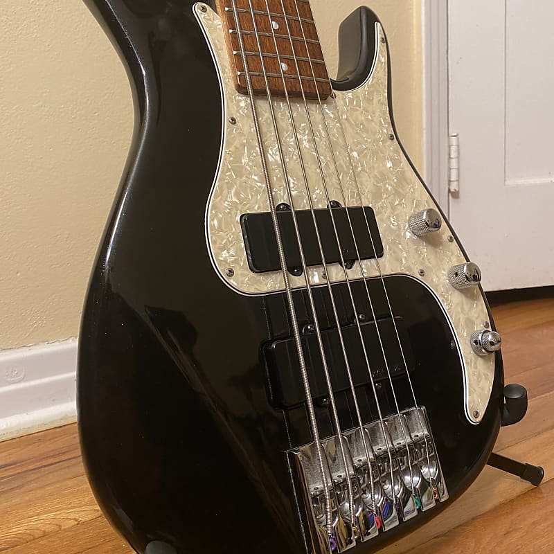1995 Peavey Axcelerator 6String Bass Reverb