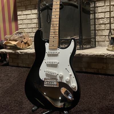 Vintage 1993 Fender Stratocaster MIM Black Electric Guitar Original Sales Slip image 4