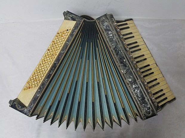 Vintage Giuseppe Venuti Full Size 41 120 Piano Accordion For Repair