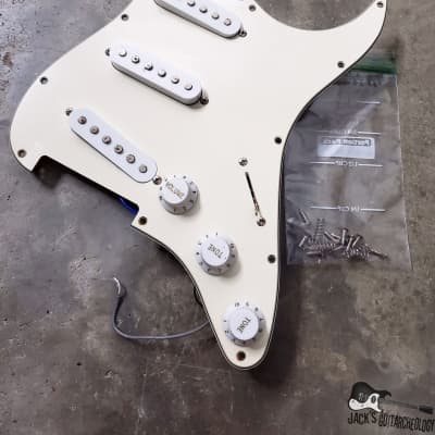 Stratocaster SSS Loaded Pickguard #20 (1990s, White) image 10