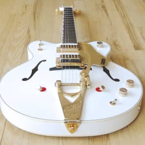 Gretsch G6122-1962 Chet Atkins Country Gentleman White Falcon 2012 White image 10