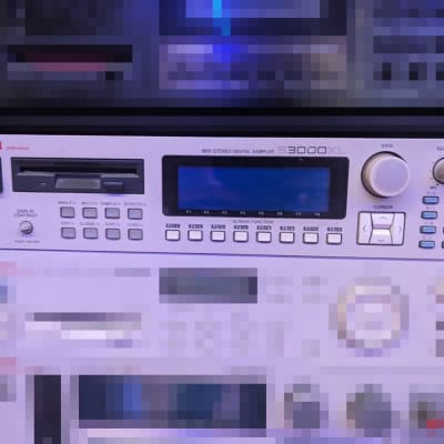 Akai S3000XL MIDI Stereo Digital Sampler 1996 - White