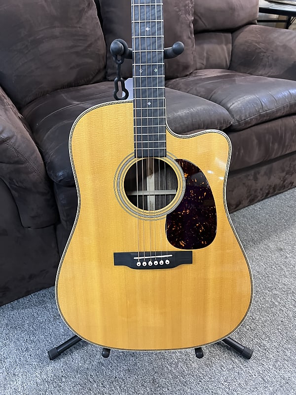 Martin Standard Series HDC-28E