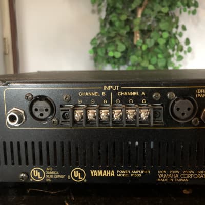 Yamaha P1600 Power Amp Black image 1