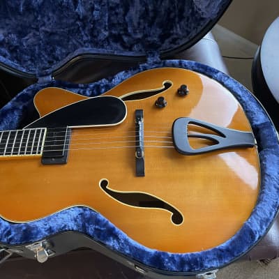 Paul Saunders Instruments 16" archtop guitar 2006 - Honey Blonde image 3