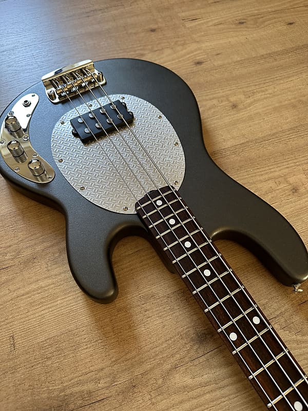 ERNIE BALLMusicmanStingrayUSA