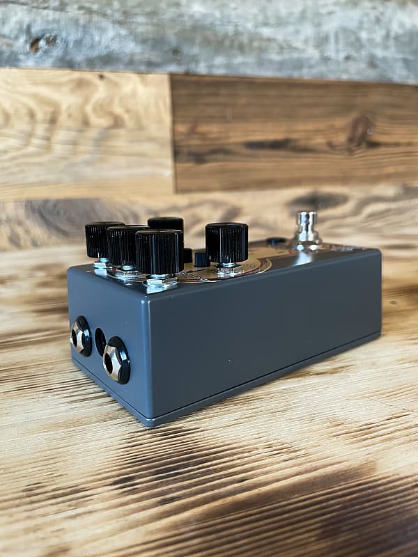 Walrus Audio Mira Optical Compressor Smoky Grey / Keyhole Graphic