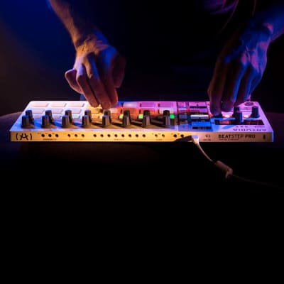 Arturia BeatStep Pro MIDI Controller 2017 - Present - White image 5