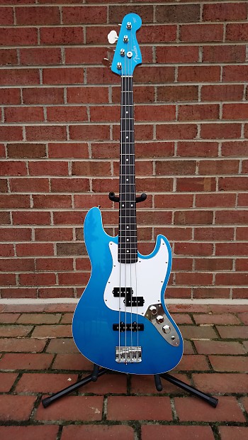 Fender aerodyne top bass blue